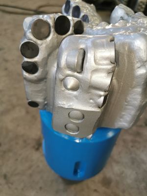 5-7/8 Inch Outer Diameter 5 Blade PDC Matrix Body Drill Bit API Reg Rock Drilling Tool