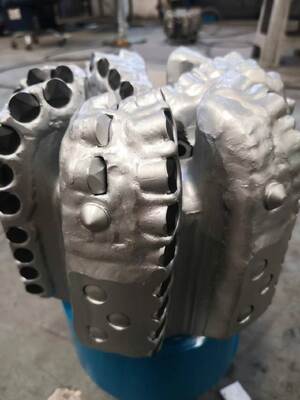 8,5 inch stalen behuizing 7 blads 16mm primaire snijder Rock Pdc boor