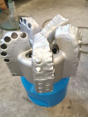 9.5 inch stalen lichaam 5 lemmet 16mm cutter Pdc diamant boor stukjes