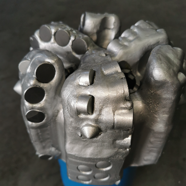 6 Inch Diameter 6 Blade PDC Matrix Body API Diamond Drill Bit
