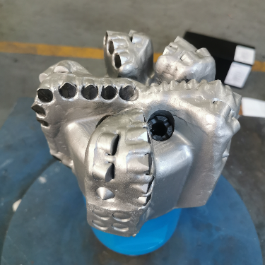 5 Blade Matrix Body PDC Drill Bits API Thread Rock Drilling Tool